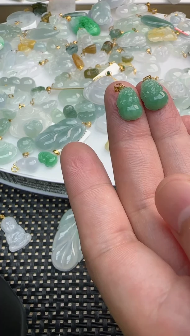 【闪购商品】翡翠吊坠(不含链)18K金镶嵌貔貅一对