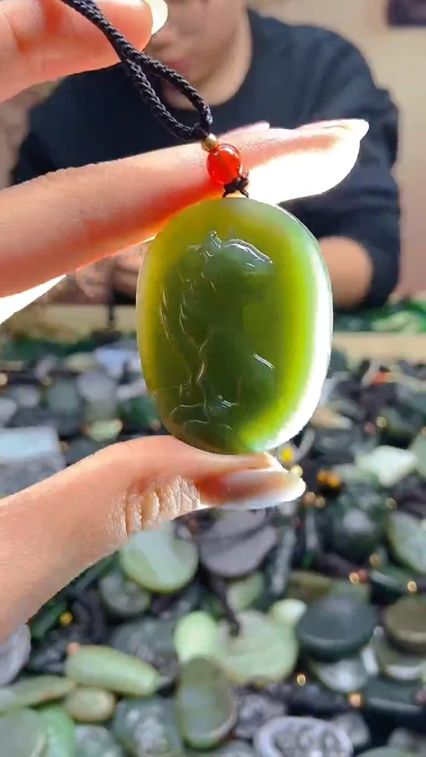 颈饰未镶嵌和田玉1