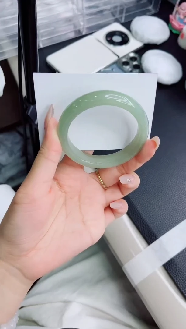 石英质玉手镯未镶嵌84-52.4