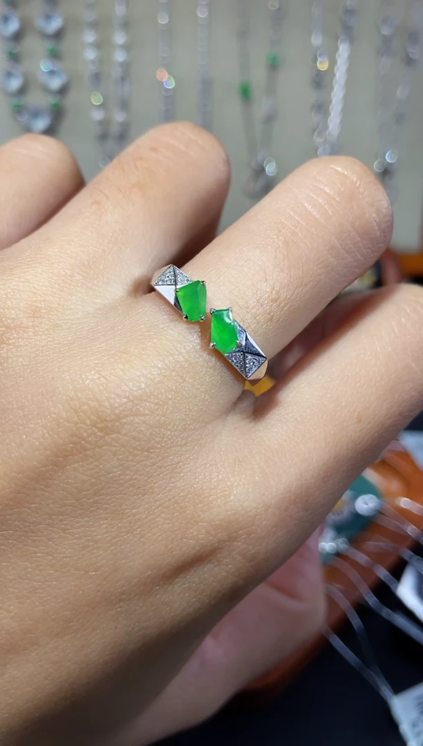 【闪购商品】翡翠戒指18K金镶嵌戒指