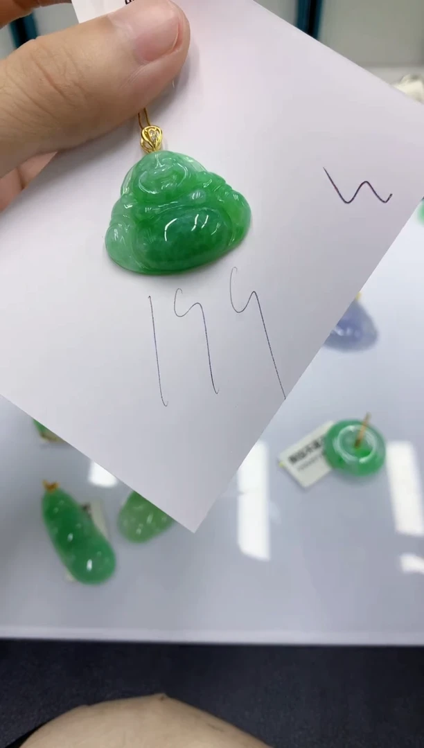 颈饰未镶嵌翡翠翡翠