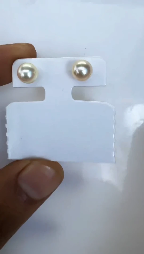 18K金镶嵌海水珍珠耳饰耳钉