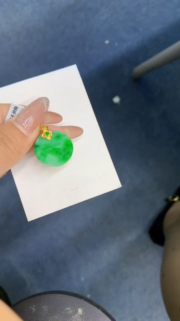 颈饰未镶嵌翡翠1