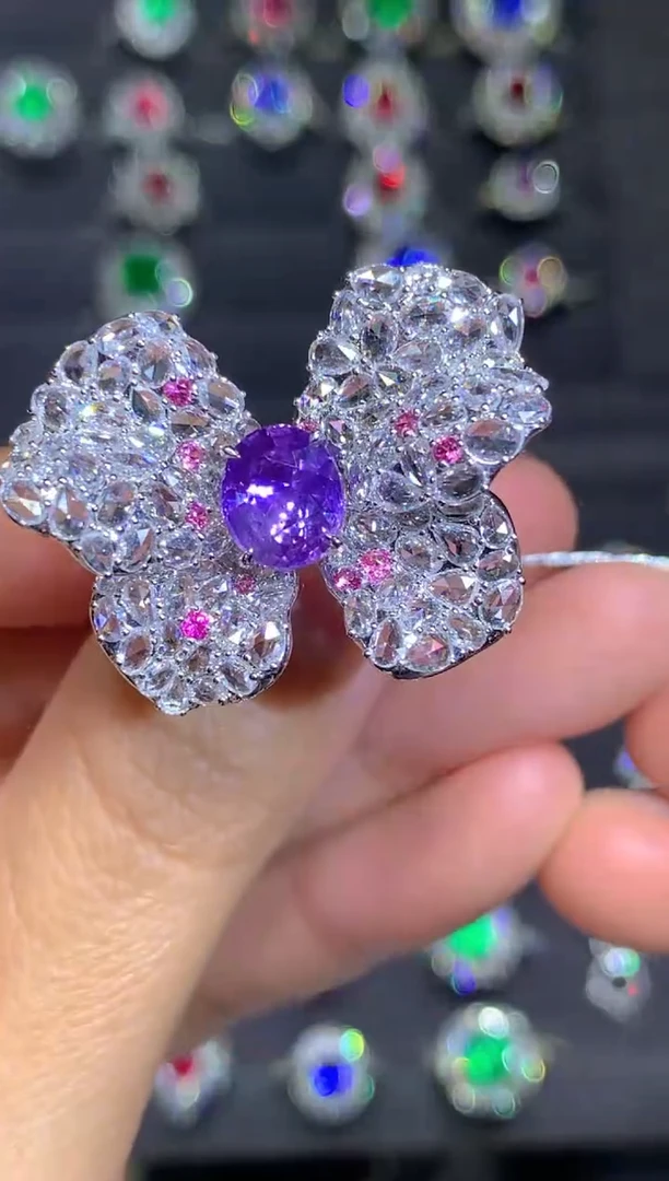 戒指彩色蓝宝石18K金镶嵌2.1CT