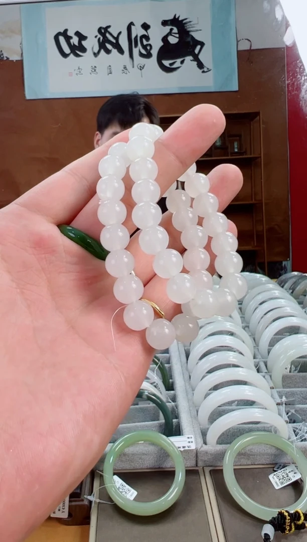 玛瑙/玉髓手串未镶嵌10MM冰白