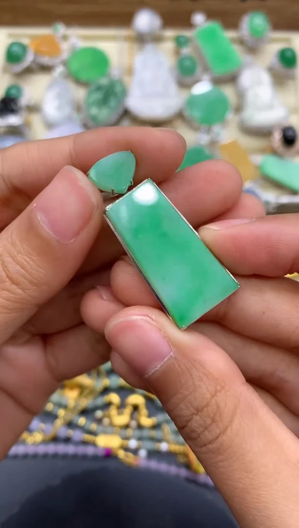 【闪购商品】翡翠颈饰18K金镶嵌245-中国好珍宝