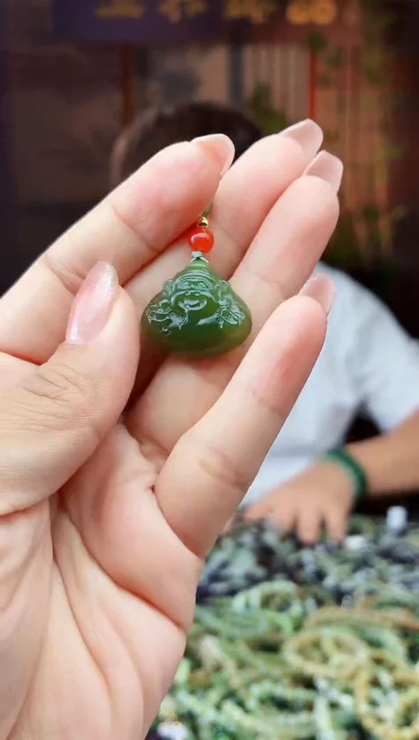 和田玉未镶嵌颈饰拍一发一