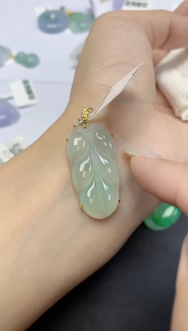 翡翠18K金镶嵌颈饰天然缅甸翡翠A货百元以上9元证书费自理