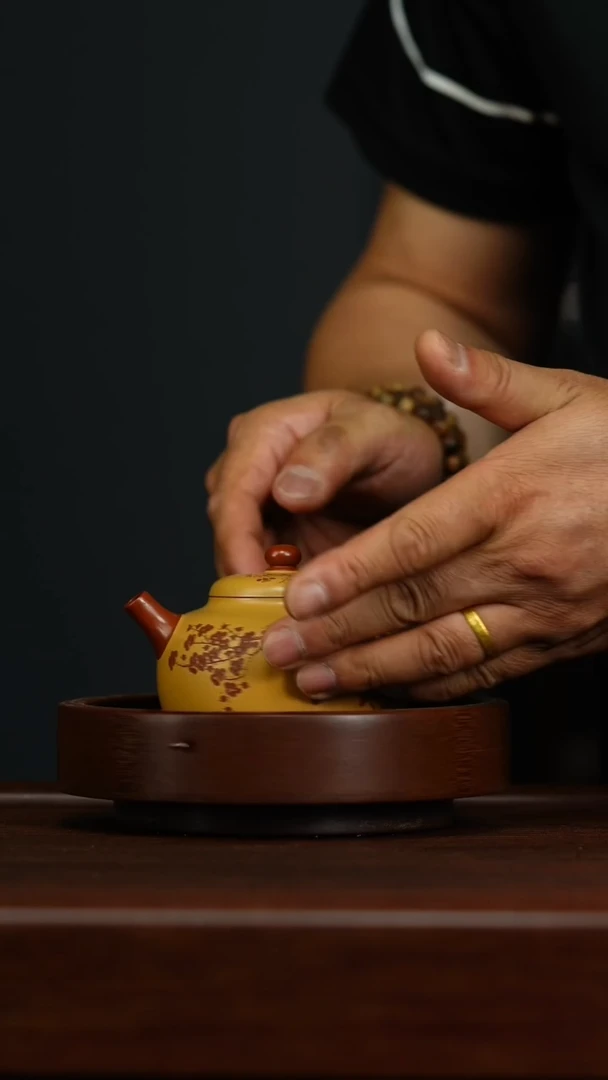 茶壶紫砂V32       墨梅 壶
