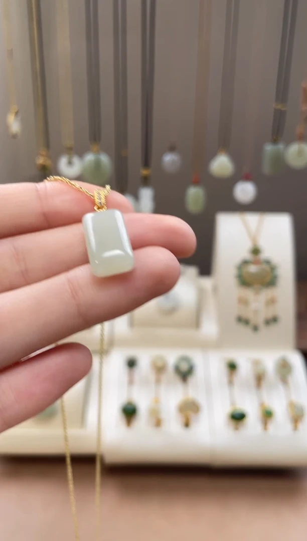 颈饰银S925镶嵌和田玉和田玉吊坠