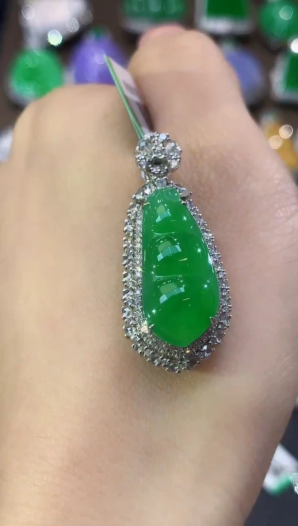 吊坠(不含链)18K金镶嵌翡翠D47