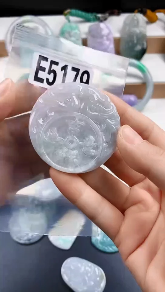 颈饰未镶嵌翡翠天然翡翠吊坠挂件