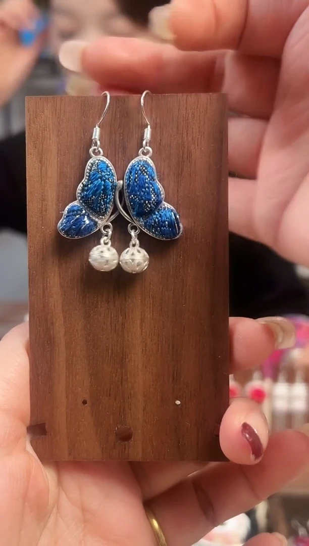 【闪购商品】织绣民族风老绣非遗饰品165