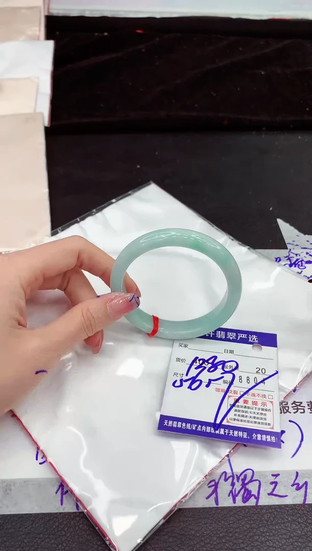 翡翠手镯未镶嵌1111111111111111