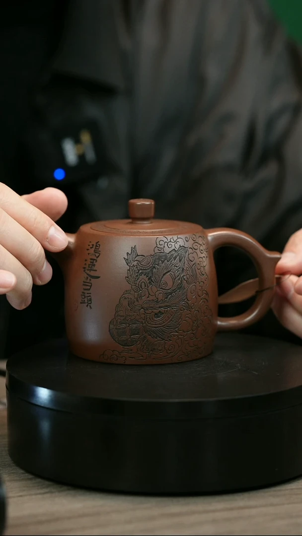 茶壶紫砂强*H2331周卓琴欢狮井栏