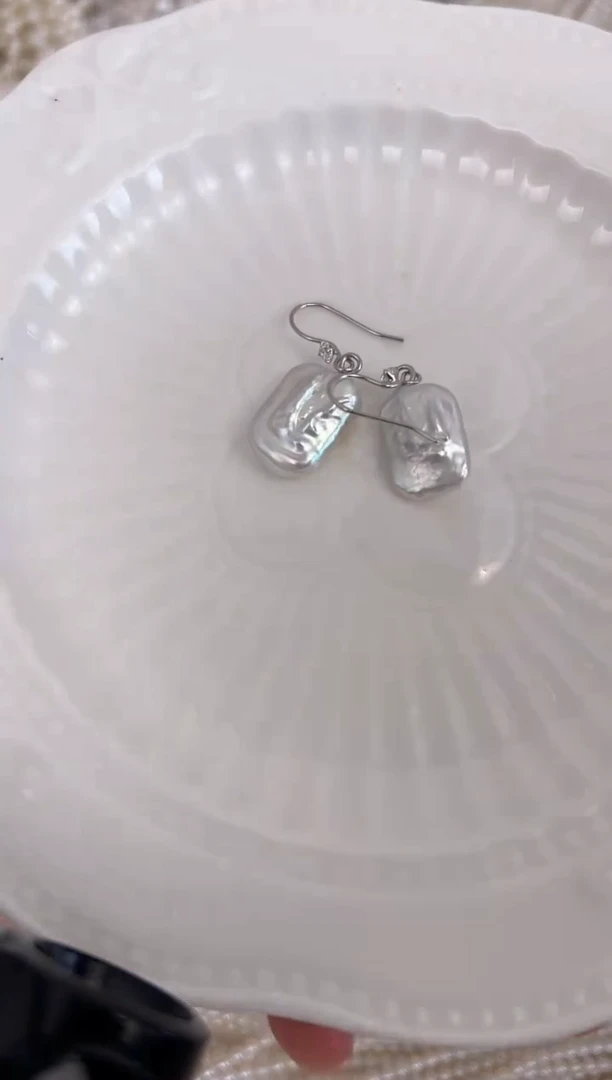 银S925镶嵌淡水珍珠耳饰方巴耳饰