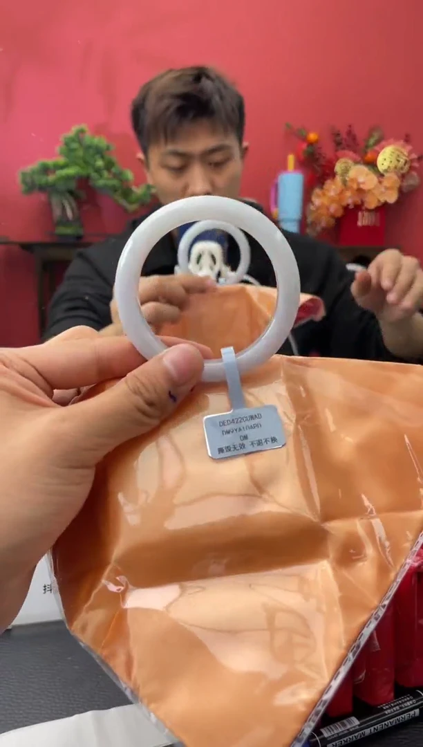 未镶嵌手镯翡翠5