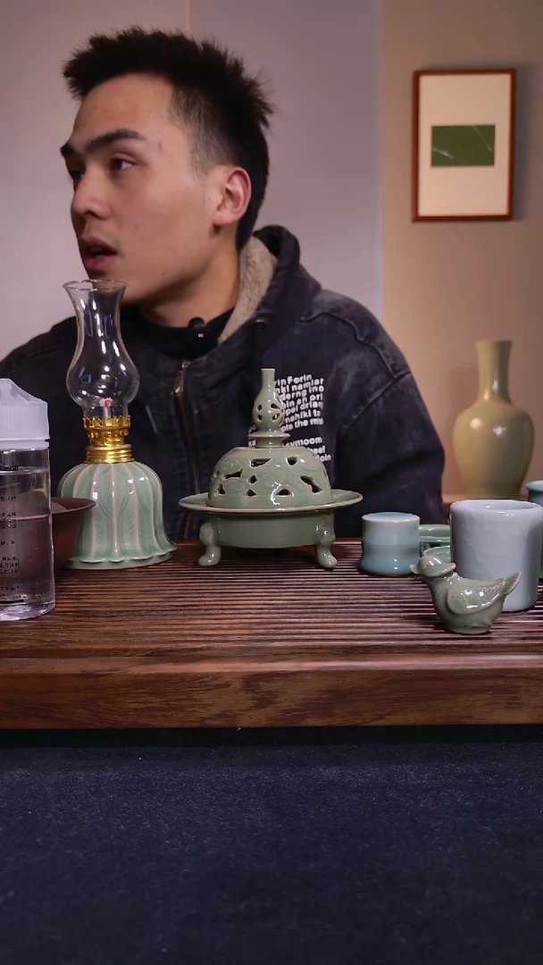 录****官和青禾香炉微瑕