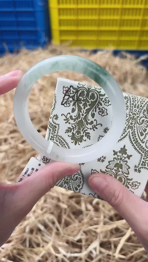 未镶嵌手镯石英质玉T-8067