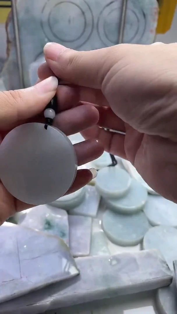 翡翠未镶嵌颈饰翡翠571