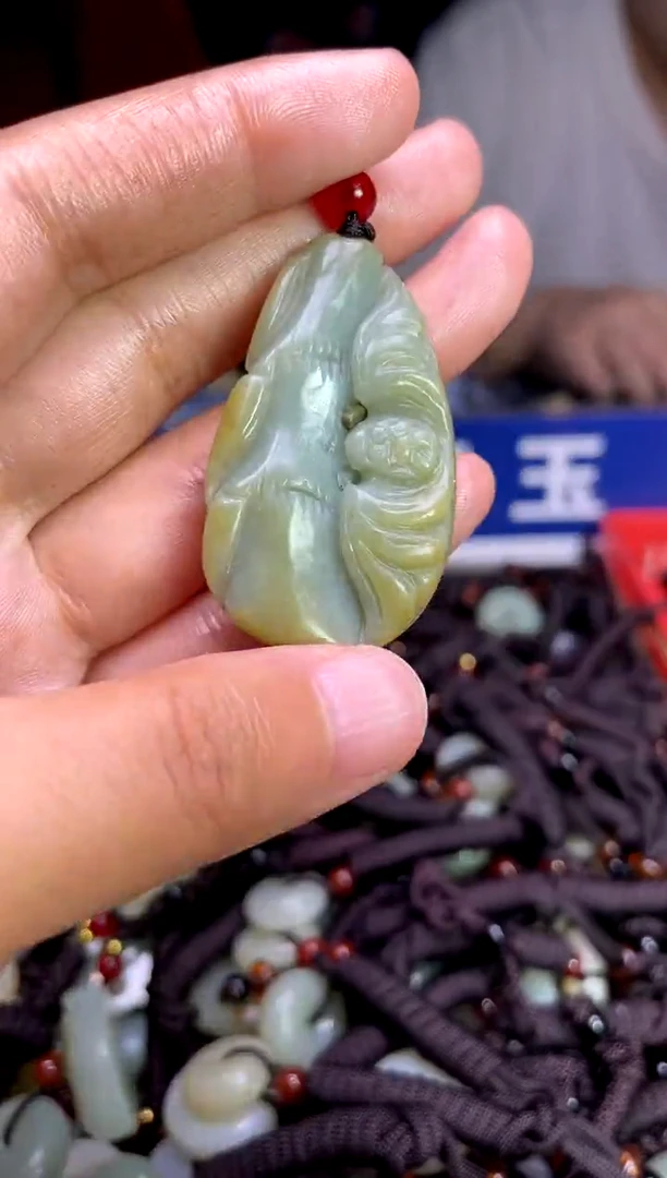 未镶嵌和田玉挂件1