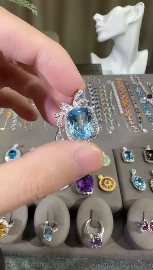 颈饰银S925镶嵌托帕石11*13mm无事牌设计款吊坠