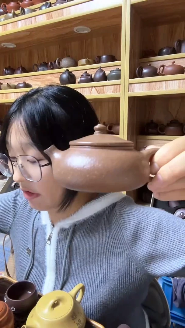 茶壶紫砂寒江金降坡150cc左右