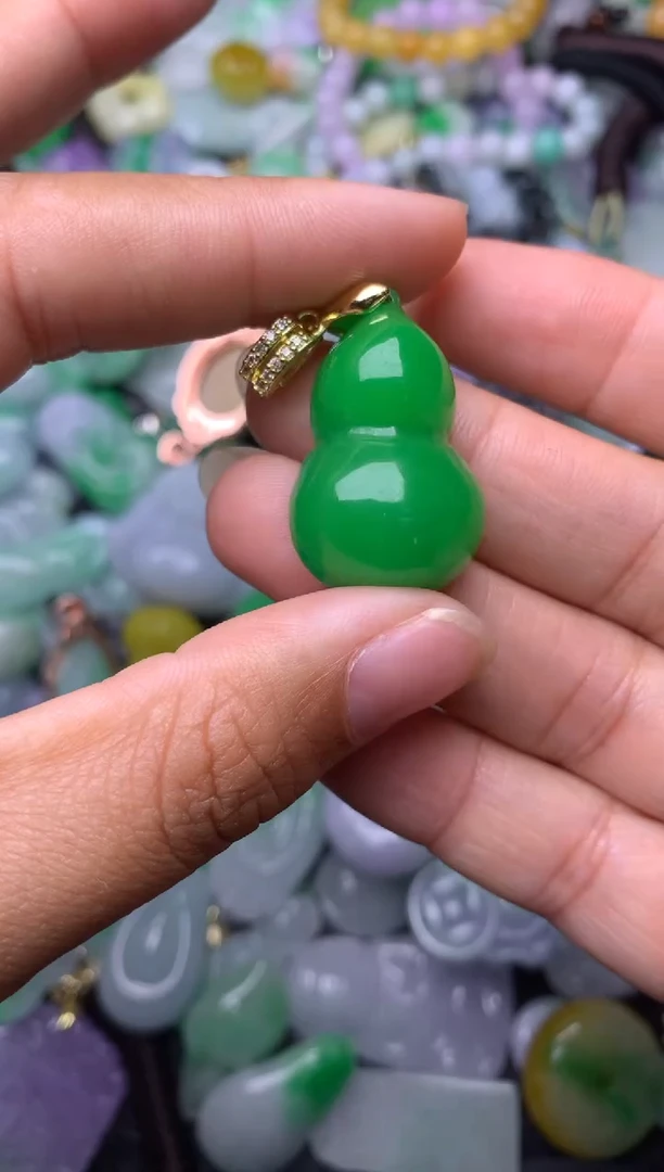 颈饰未镶嵌翡翠缅甸翡翠吊坠
