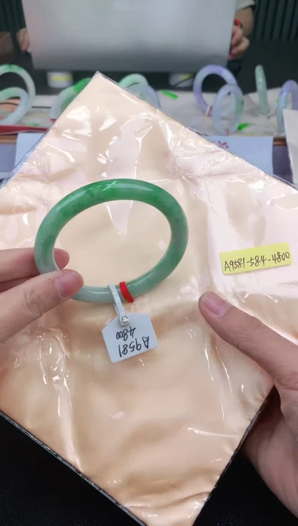 未镶嵌手镯翡翠58