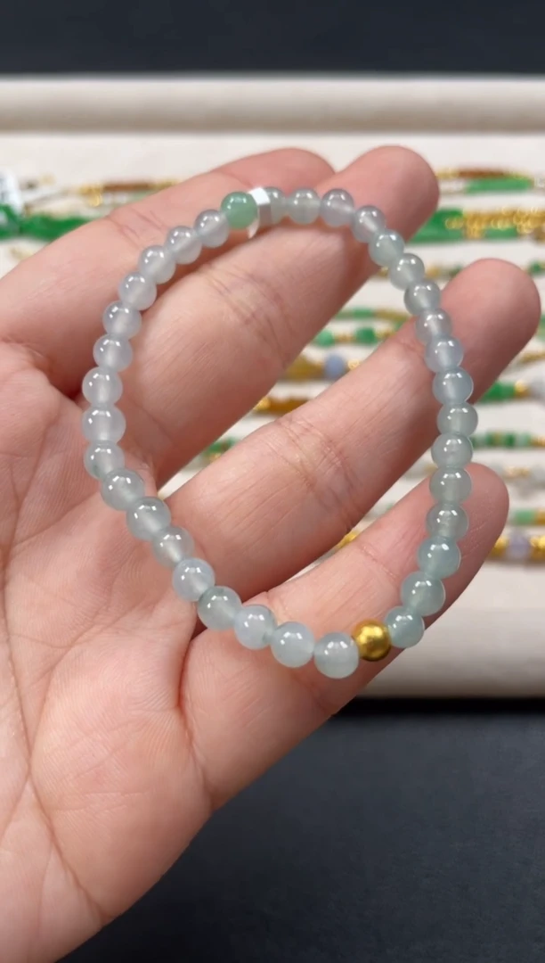 足金镶嵌手串翡翠一条   P389