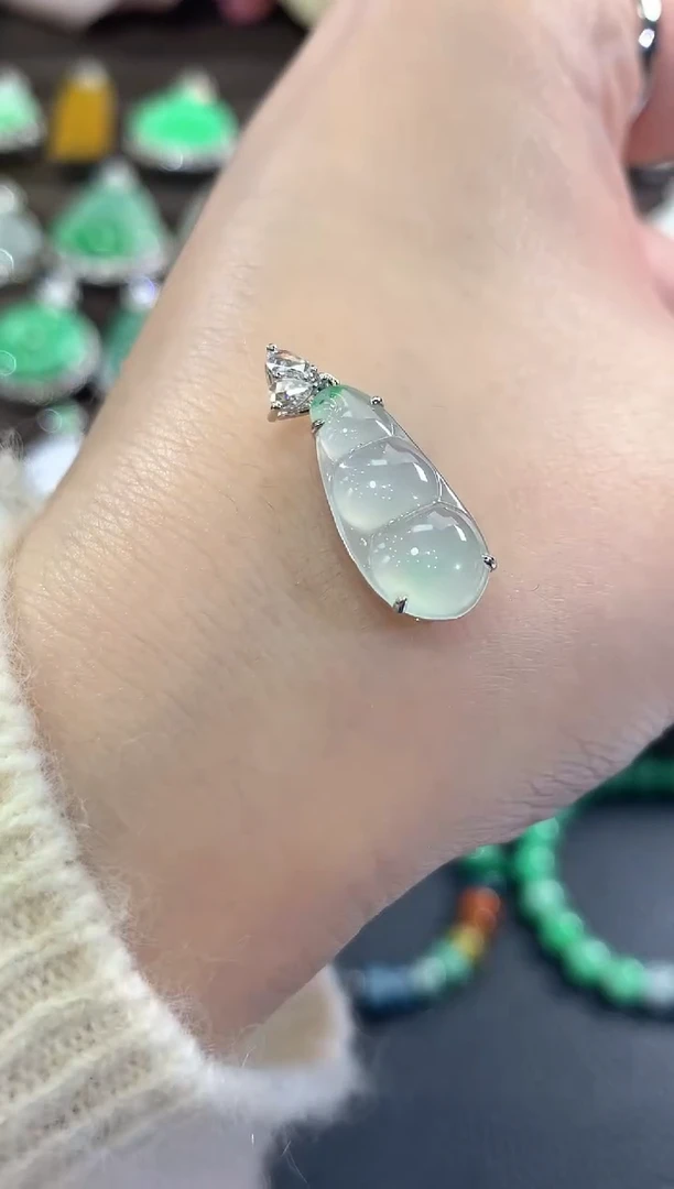 吊坠(不含链)18K金镶嵌翡翠b36