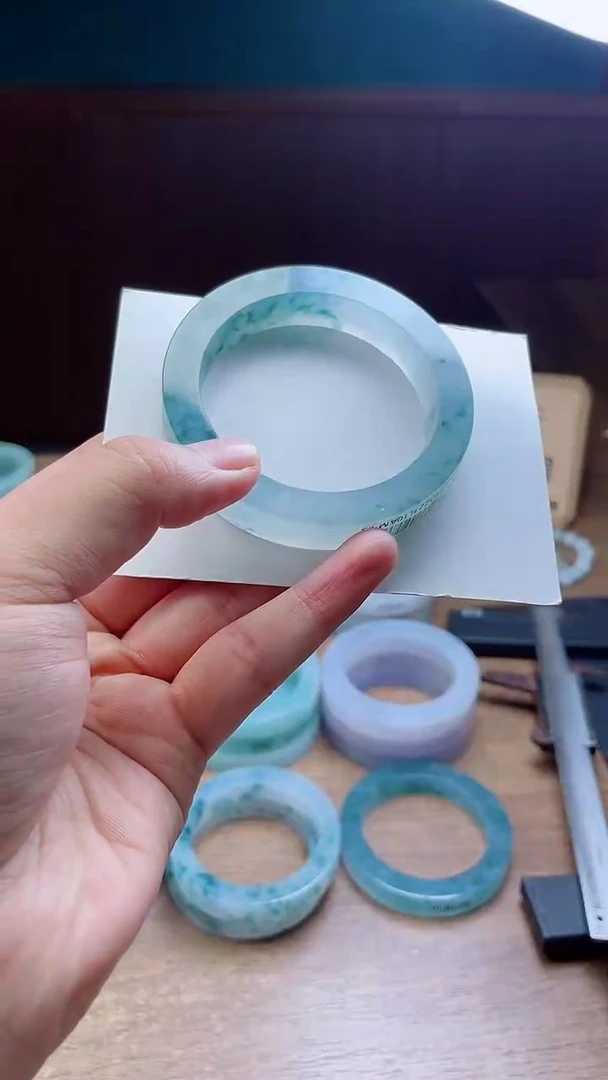 定制翡翠手镯未镶嵌定制