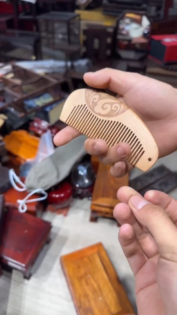 木 光头红木工艺品-桃木梳