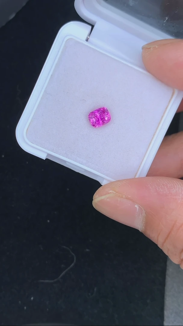 蓝宝石裸石未镶嵌1.08克拉