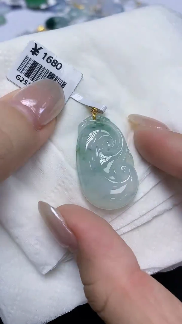 翡翠18K金镶嵌颈饰天然缅甸翡翠A货