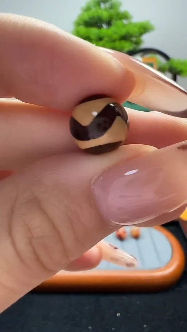 玛瑙/玉髓（覆膜）颈饰未镶嵌7.（微瑕）