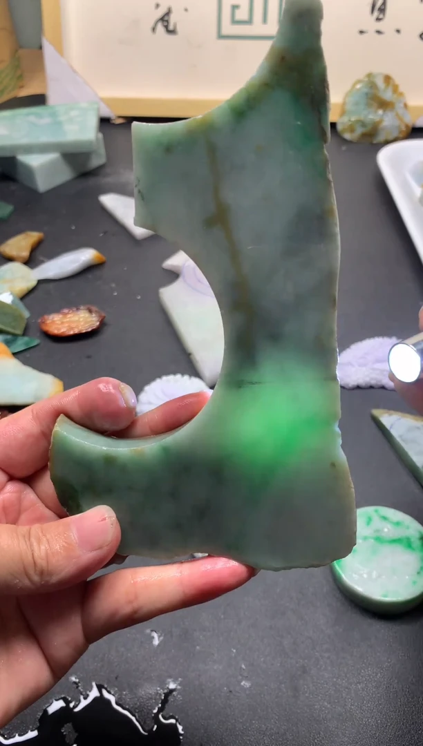 【闪购商品】翡翠颈饰未镶嵌天然翡翠A货