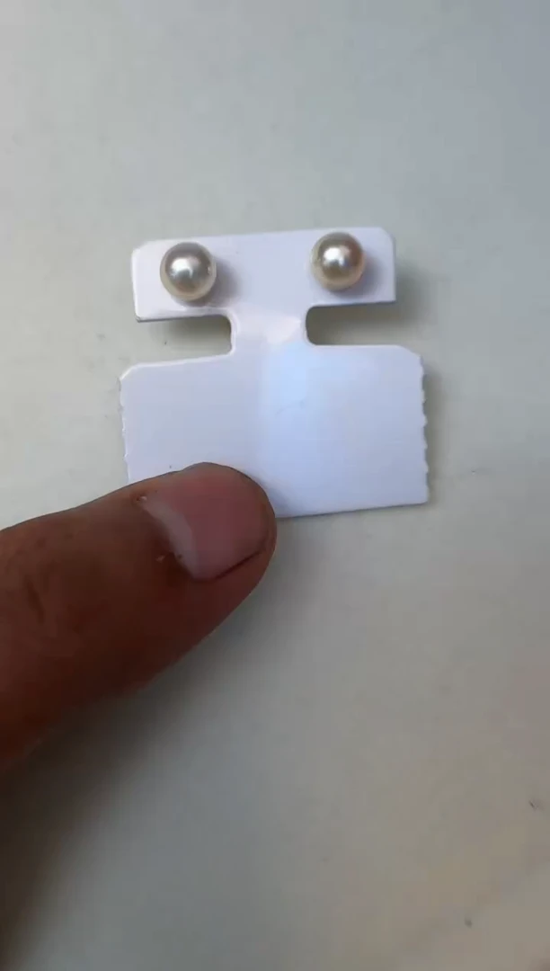 18K金镶嵌海水珍珠耳饰耳钉