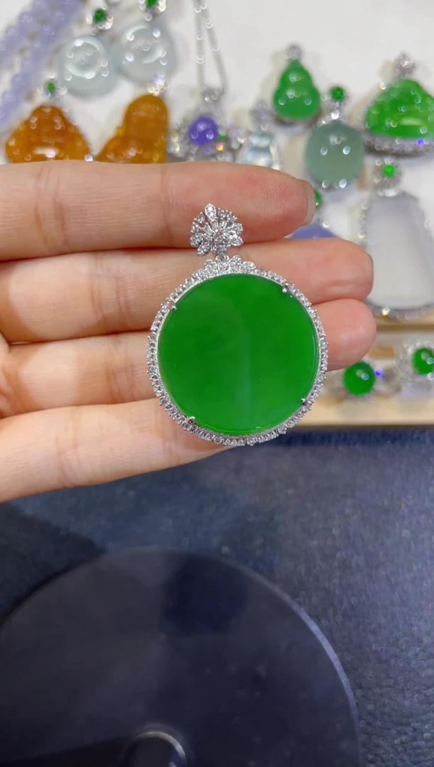 吊坠(不含链)18K金镶嵌翡翠团购9