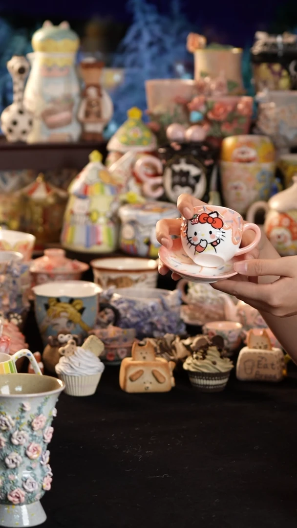 摆件陶景德镇釉下彩手绘设计师款陶瓷