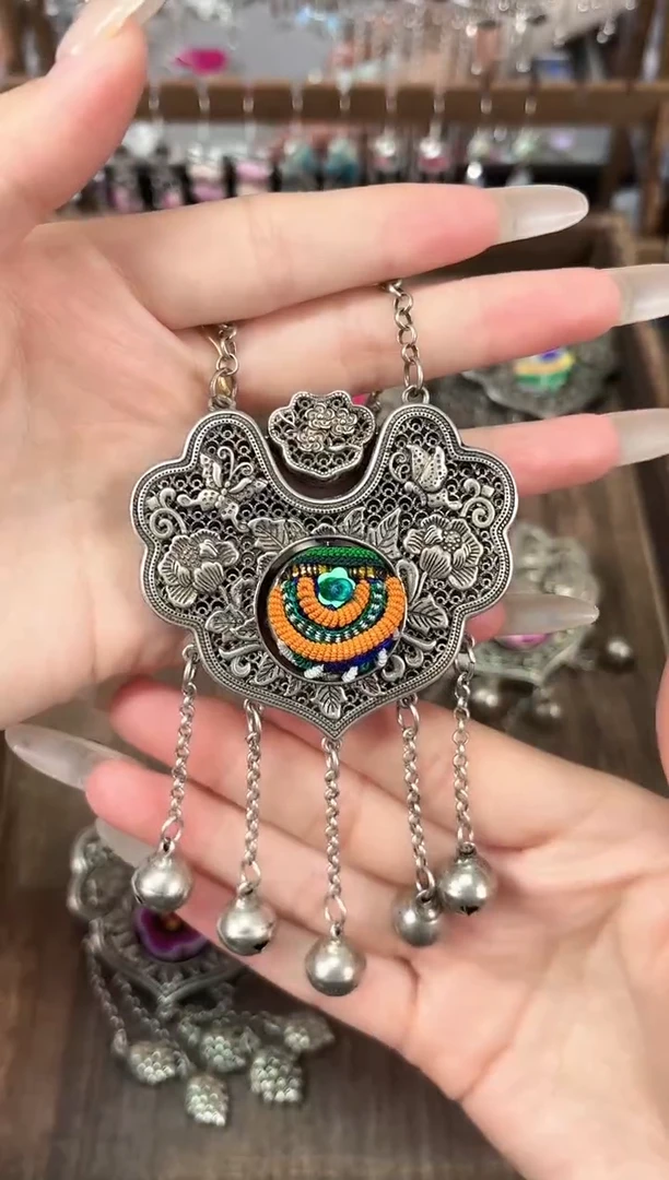 织绣民族风非遗老绣苗银饰品156