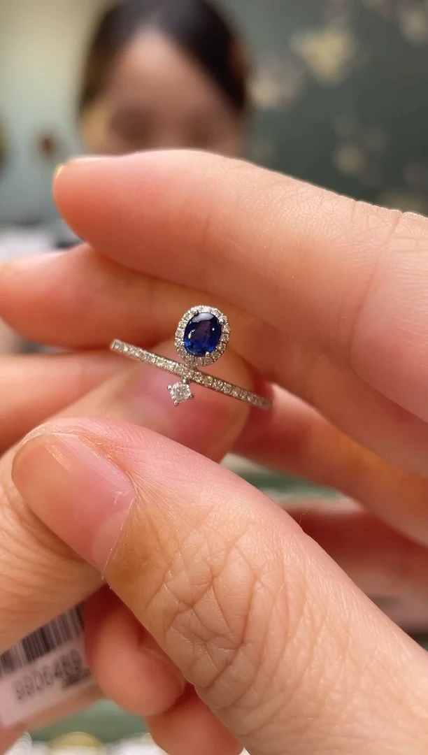 戒指蓝宝石18K金镶嵌主石：0.38ct