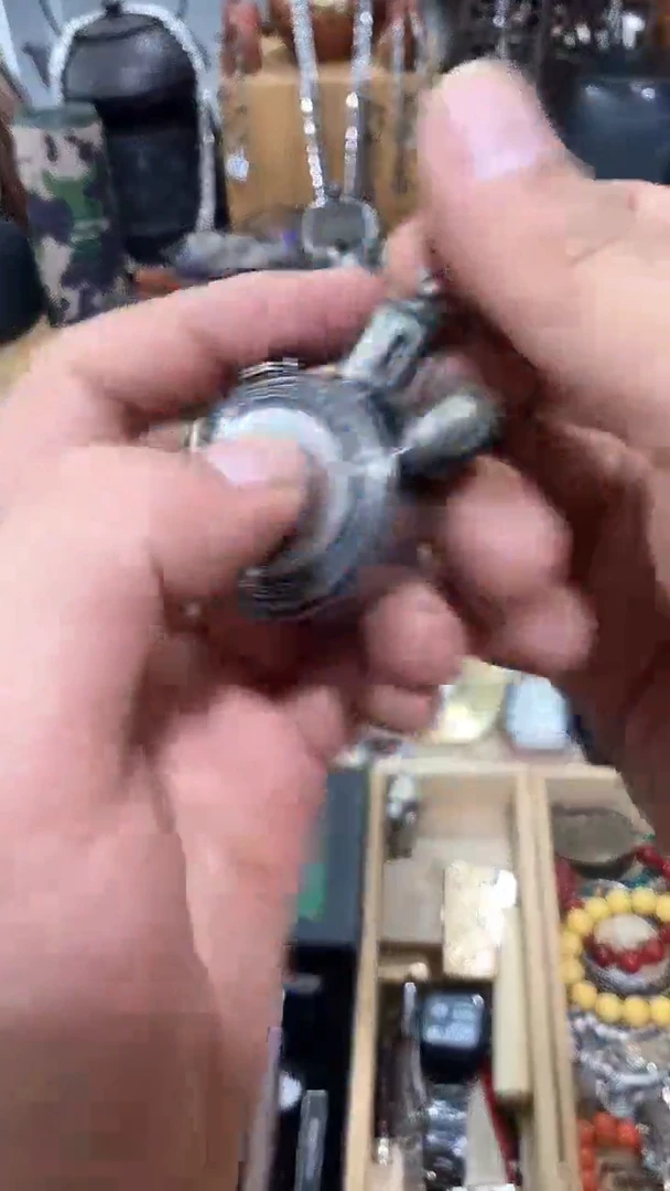 瓷片闪购商品  如图所示