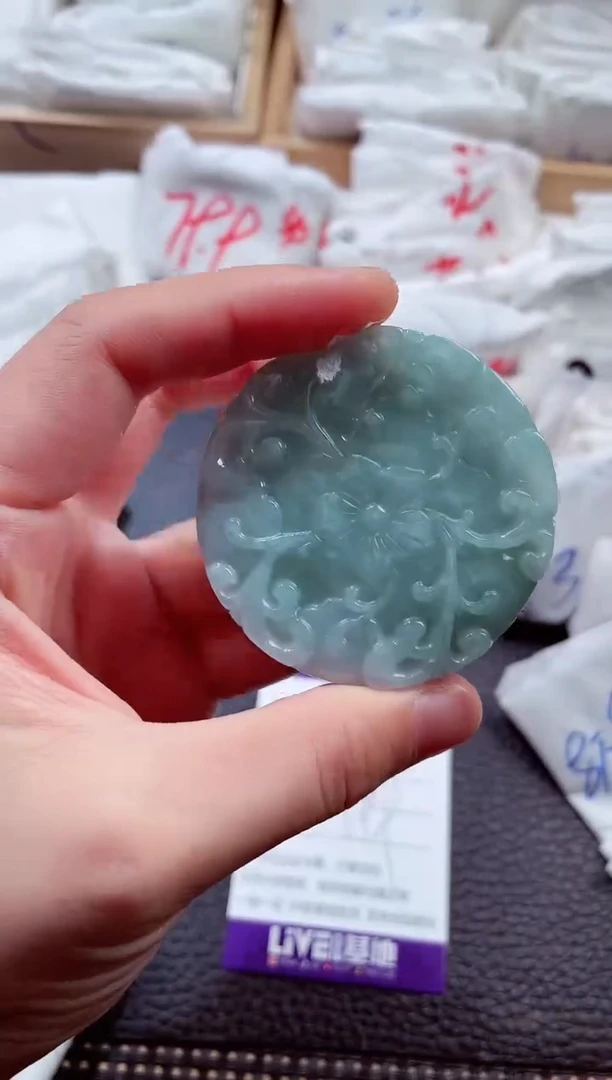 翡翠未镶嵌颈饰00003701