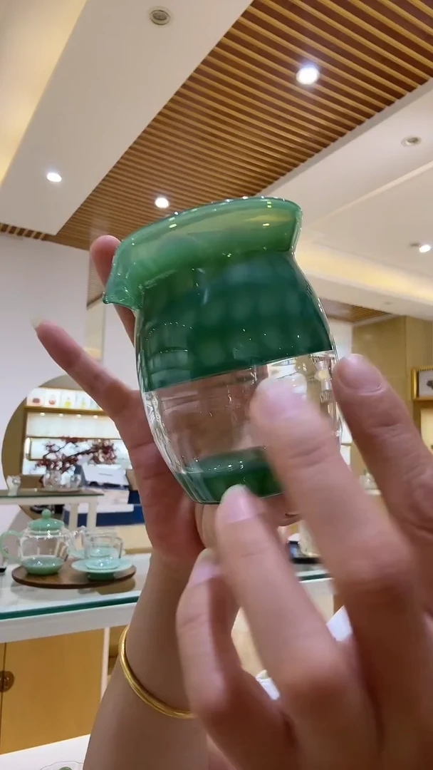 玉见双色绿玉玻璃公道杯