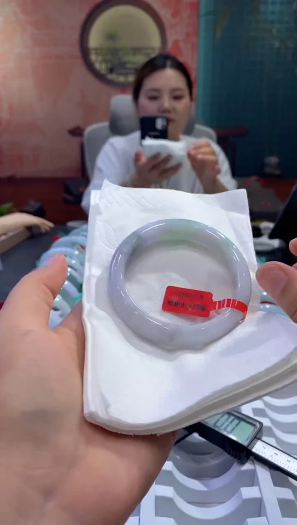 翡翠手镯未镶嵌多人0017477