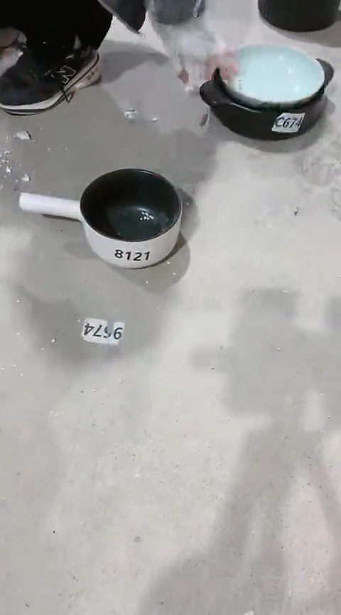 【闪购商品】8121瑕疵白色手把锅，