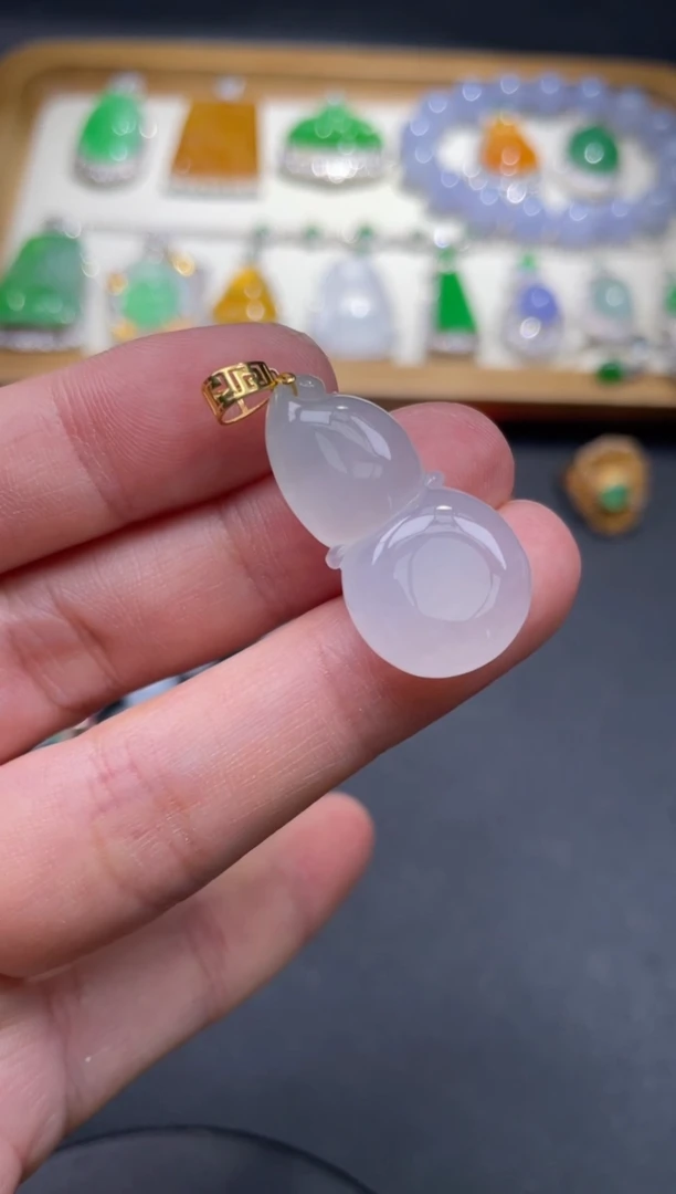 翡翠18K金镶嵌颈饰87.......