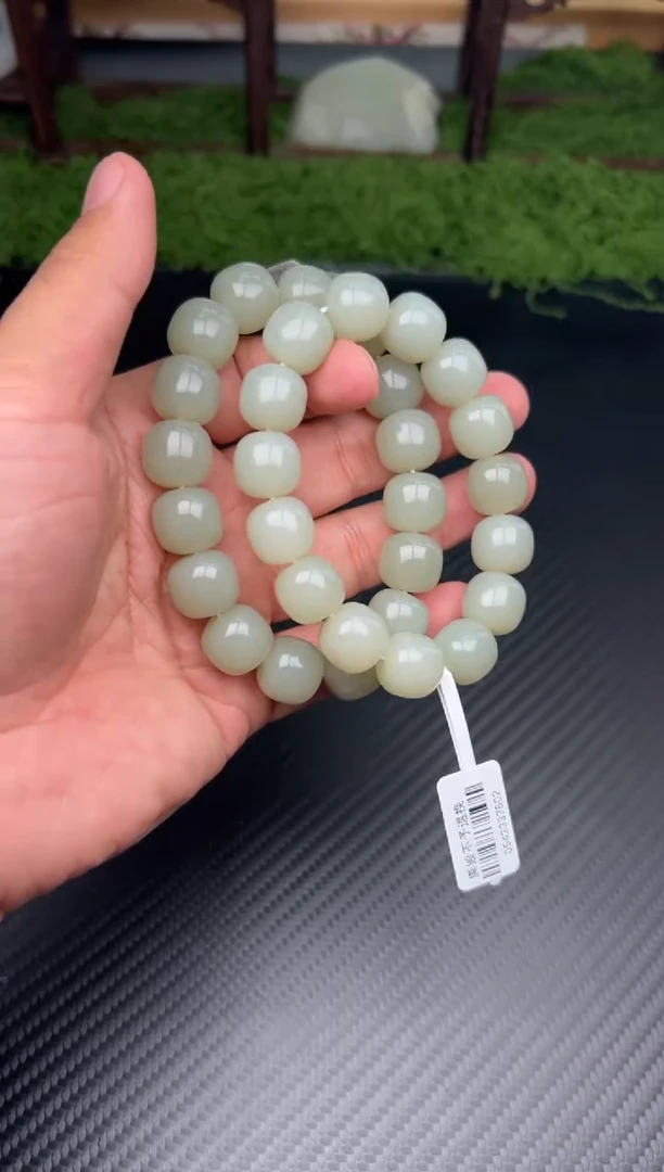 未镶嵌手串和田玉且末微色差近矿卡14多样性发货拍一发一（老型）