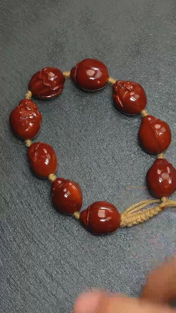 【闪购商品】橄榄核吊坠鲨鱼背弥勒回血